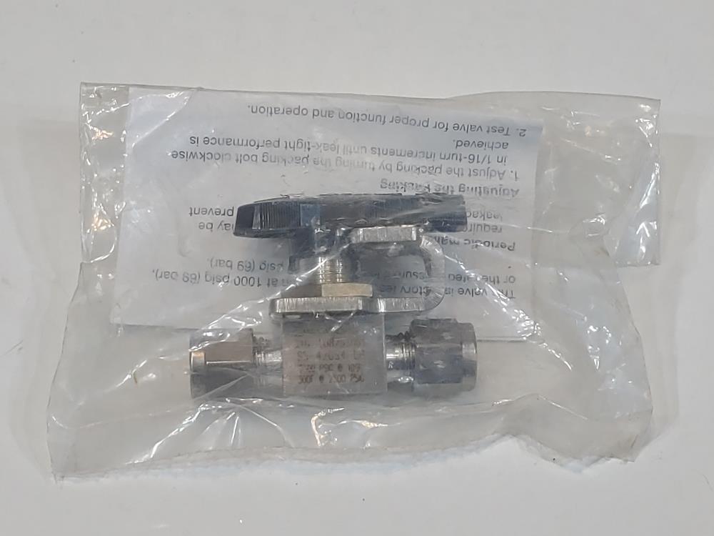 Swagelok 1/4" Tube Fitting Ball Valve SS-42GS4-LH w/ Locking Bracket