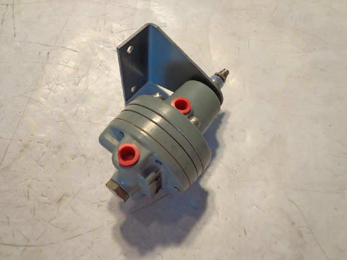 MOORE PNEUMATIC RELAY - 661A2 / 661A2R