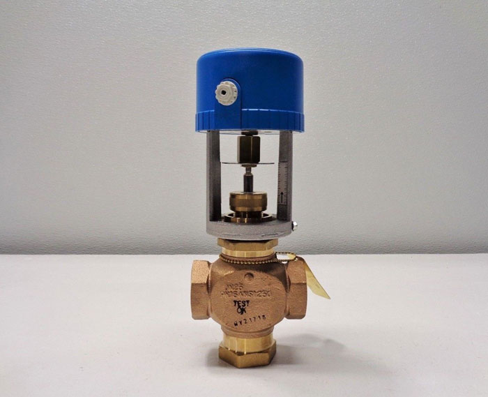 Johnson Controls 1" NPT 3-Way Control Valve, Bronze, VG7842NT+7152G