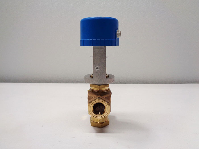 Johnson Controls 1" NPT 3-Way Control Valve, Bronze, VG7842NT+7152G