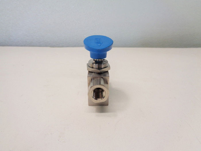 Hoke Selecto-Mite 3-Way 1/4" Ball Valve, Stainless 7165F4Y- DOPAK **LOT OF (2)**